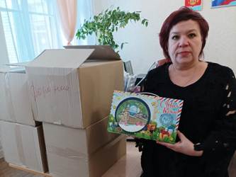 Более 350 новогодних  подарков передано депутатом Саратовской городской Думы в учреждения социальной сферы